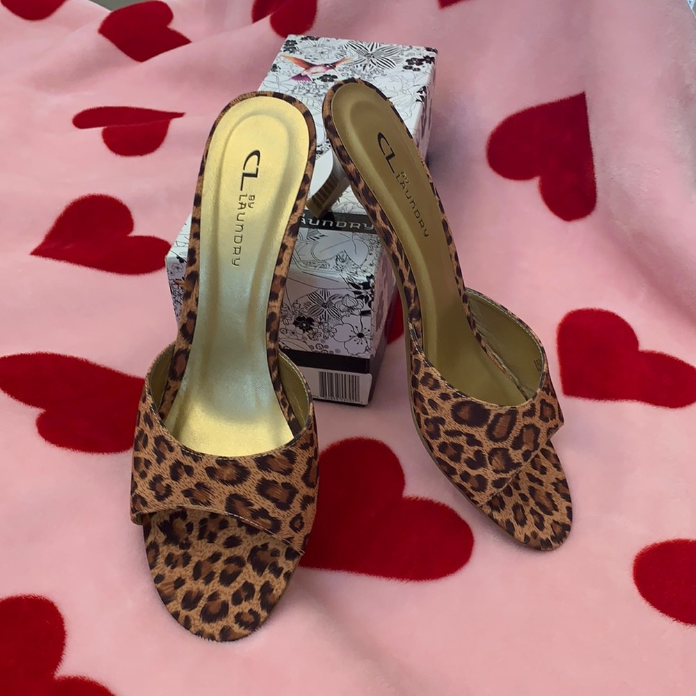 NEW CL by Laundry Madeline Leopard Print Heels